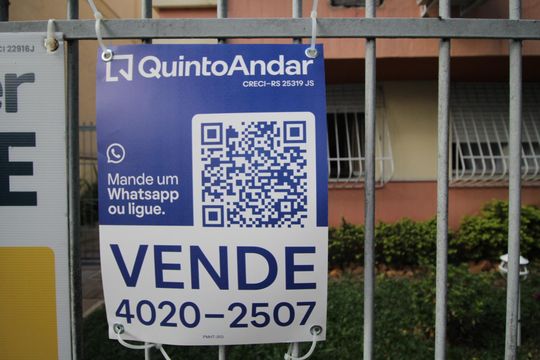 Plaquinha de apartamento à venda com 3 quartos, 99m² em Moinhos de Vento, Porto Alegre