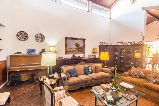 Sala  de casa de condomínio à venda com 4 quartos, 540m² em Residencial Tres (alphaville), Santana de Parnaíba