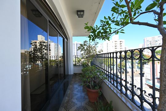 Varanda da Sala de apartamento à venda com 4 quartos, 220m² em Mirandópolis, São Paulo