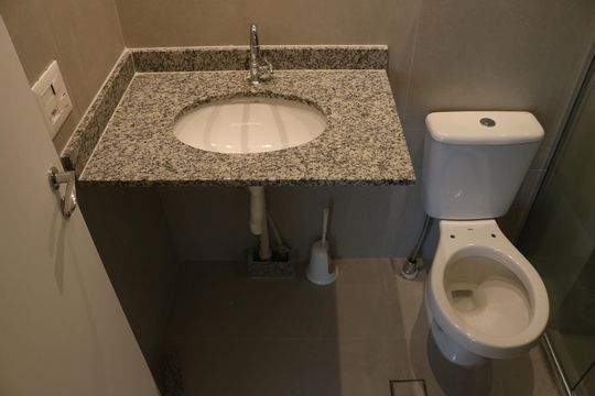 Banheiro de apartamento para alugar com 2 quartos, 47m² em Pompeia, São Paulo