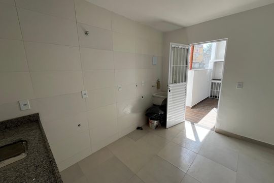 Sala de kitnet/studio para alugar com 1 quarto, 24m² em Cacuia, Rio de Janeiro