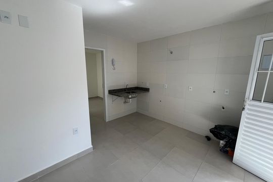 Sala de kitnet/studio para alugar com 1 quarto, 24m² em Cacuia, Rio de Janeiro
