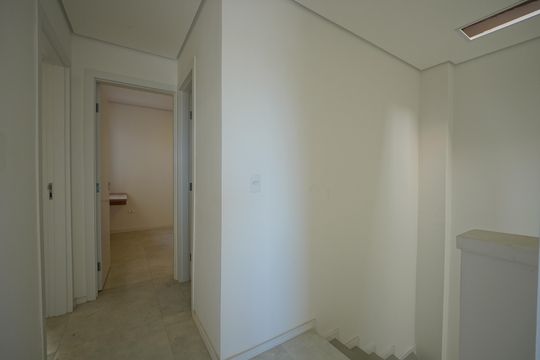 Corredor de casa de condomínio para alugar com 3 quartos, 115m² em Vila Monumento, São Paulo