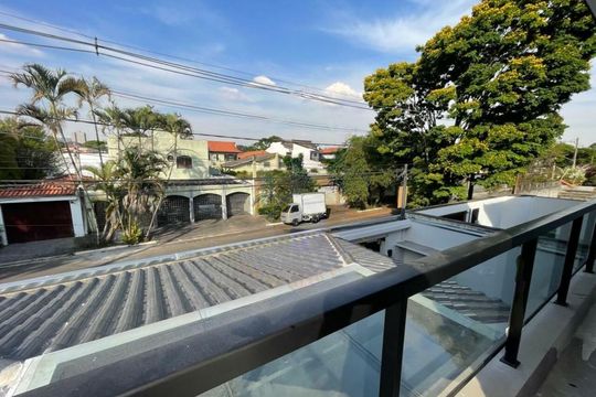 Casa para alugar com 5 quartos, 280m² em Jardim Campo Grande, São Paulo