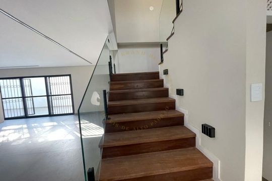 Casa para alugar com 5 quartos, 280m² em Jardim Campo Grande, São Paulo