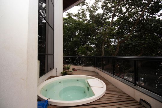 Sacada de apartamento à venda com 2 quartos, 160m² em Quadra 3, Brasília