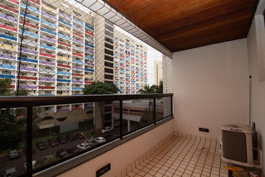 Sacada de apartamento à venda com 2 quartos, 160m² em Quadra 3, Brasília