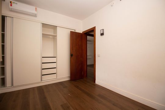 Quarto de apartamento à venda com 2 quartos, 160m² em Quadra 3, Brasília