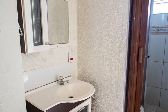 Banheiro de apartamento para alugar com 2 quartos, 55m² em Jardim Guaruja, Sorocaba