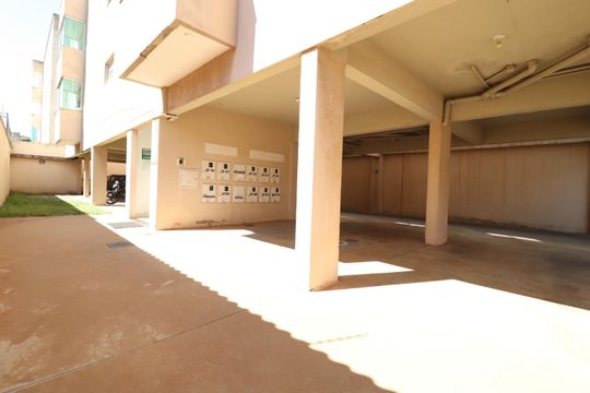 Garagem de apartamento para alugar com 2 quartos, 80m² em Santa Mônica, Uberlândia