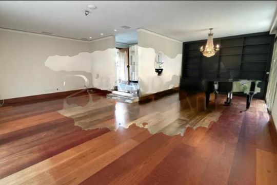 Casa à venda com 3 quartos, 348m² em Jardim Luzitania, São Paulo
