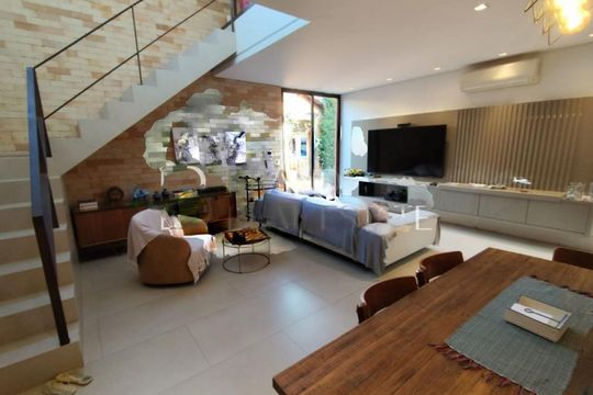 Casa para alugar com 5 quartos, 400m² em Vila Madalena, São Paulo