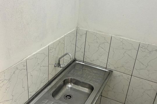 Cozinha de kitnet/studio para alugar com 1 quarto, 20m² em Jardim Maia, São Paulo