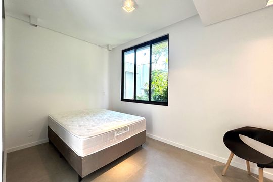 Suíte 2 de casa para alugar com 8 quartos, 780m² em Campeche Leste, Florianópolis