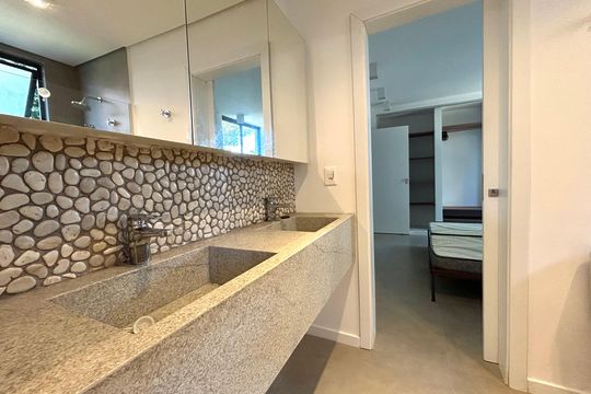 Banheiro  de casa para alugar com 8 quartos, 780m² em Campeche Leste, Florianópolis