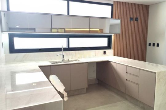 Casa à venda com 4 quartos, 559m² em Residencial Jatibela, Campinas