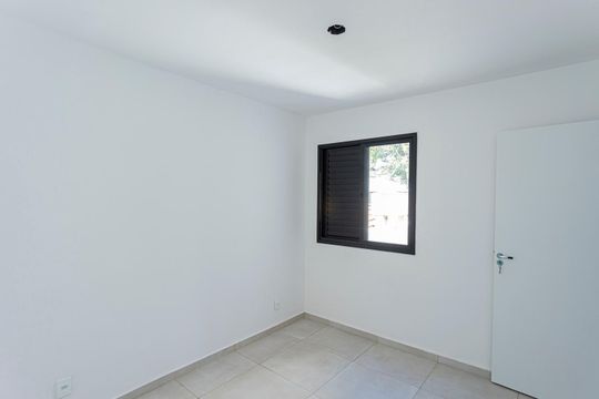 Quarto de apartamento à venda com 1 quarto, 45m² em Vila Santa Edwiges, São Paulo