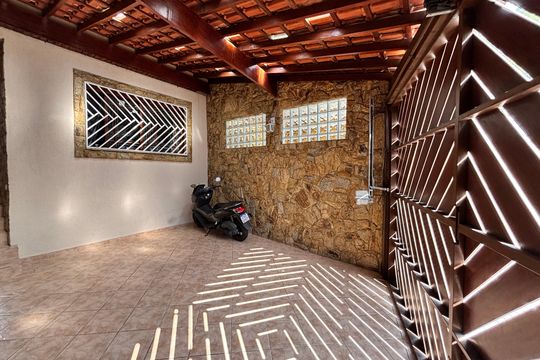 Garagem de casa à venda com 3 quartos, 150m² em Parque Boturussu, São Paulo