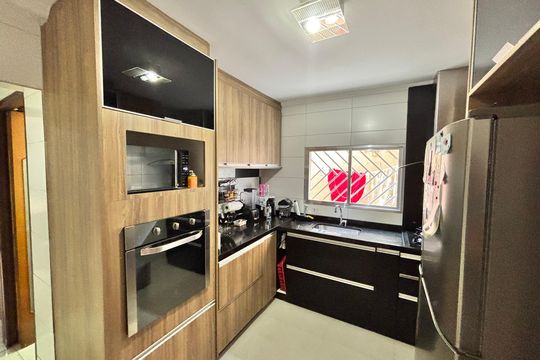 Cozinha de casa à venda com 3 quartos, 150m² em Parque Boturussu, São Paulo