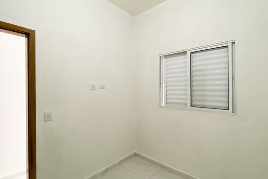 Quarto 2 de casa para alugar com 2 quartos, 70m² em Vila Marieta, São Paulo