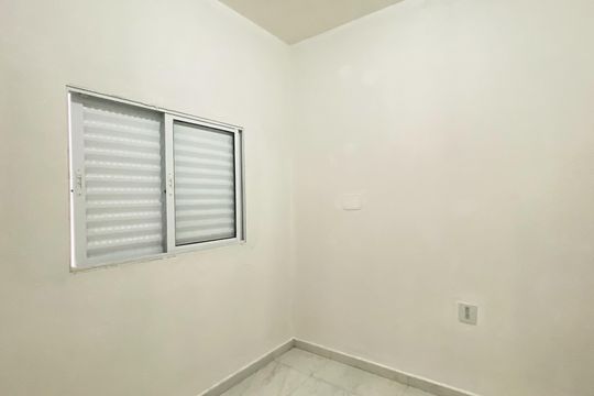 Quarto 2 de casa para alugar com 2 quartos, 70m² em Vila Marieta, São Paulo