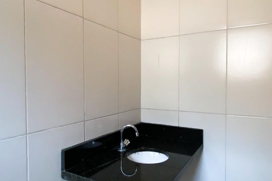 Banheiro de casa para alugar com 2 quartos, 70m² em Vila Marieta, São Paulo