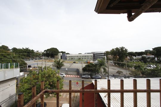 vista para PUC de apartamento para alugar com 5 quartos, 180m² em Coração Eucarístico, Belo Horizonte