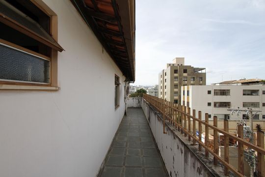 Cobertura de apartamento para alugar com 5 quartos, 180m² em Coração Eucarístico, Belo Horizonte