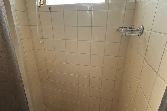 Banheiro de apartamento para alugar com 1 quarto, 36m² em Morro Santana, Porto Alegre