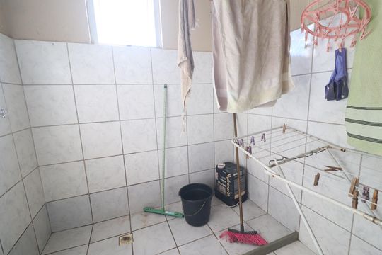 Banheiro de apartamento à venda com 2 quartos, 51m² em Canudos, Novo Hamburgo
