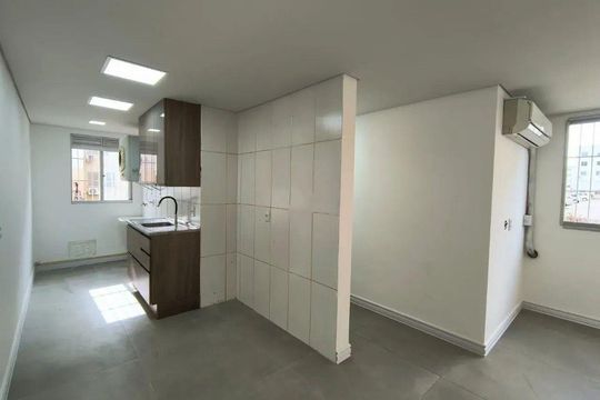 Apartamento à venda com 2 quartos, 49m² em Sarandi, Porto Alegre