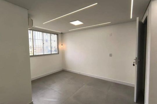 Apartamento à venda com 2 quartos, 49m² em Sarandi, Porto Alegre