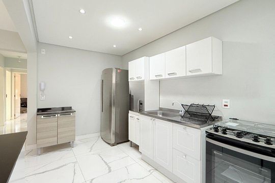 Cozinha de apartamento para alugar com 3 quartos, 97m² em Passo d’Areia, Porto Alegre