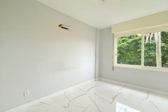 Quarto 3 de apartamento para alugar com 3 quartos, 97m² em Passo d’Areia, Porto Alegre