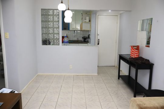 Sala de apartamento para alugar com 3 quartos, 68m² em Stiep, Salvador