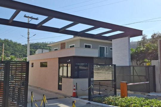 Casa de Condomínio à venda com 2 quartos, 61m² em Várzea das Mocas, Niterói