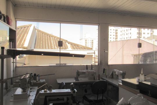 Depósito de casa à venda com 3 quartos, 231m² em Veloso, Osasco