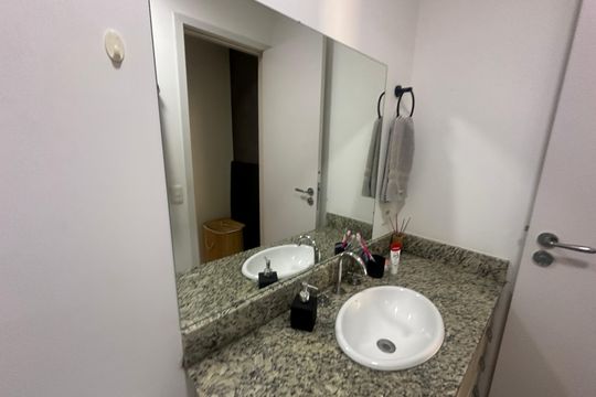 Banheiro da Suíte de apartamento à venda com 1 quarto, 50m² em Melville Empresarial Ii, Barueri