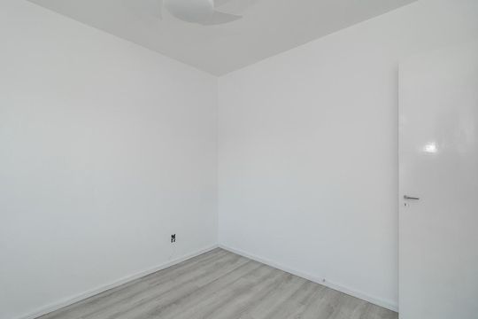 Quarto de apartamento à venda com 1 quarto, 36m² em Vila Jardim, Porto Alegre