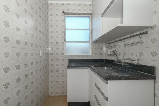 Cozinha de apartamento à venda com 1 quarto, 36m² em Vila Jardim, Porto Alegre