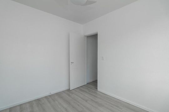 Quarto de apartamento à venda com 1 quarto, 36m² em Vila Jardim, Porto Alegre