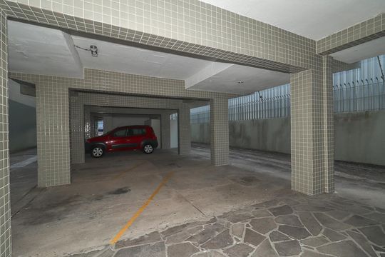 Garagem de apartamento à venda com 1 quarto, 36m² em Vila Jardim, Porto Alegre