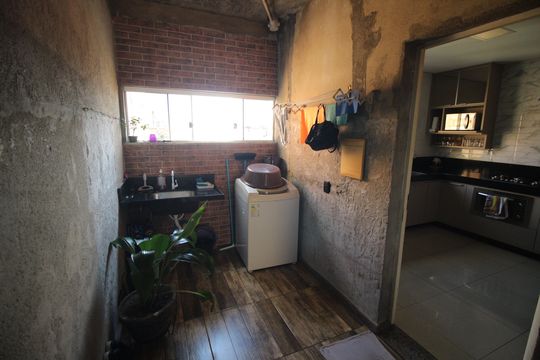Área de Serviço de casa à venda com 3 quartos, 305m² em Jardim Riacho das Pedras, Contagem