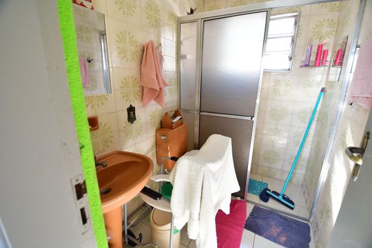 Banheiro  de apartamento à venda com 1 quarto, 60m² em Centro, Campinas