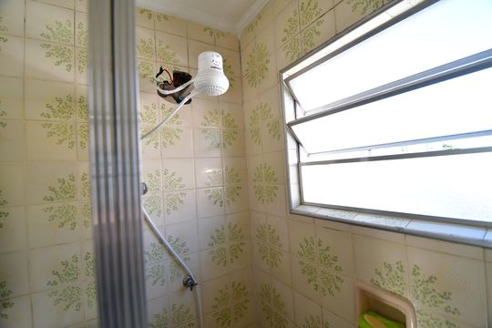 Banheiro  de apartamento à venda com 1 quarto, 60m² em Centro, Campinas