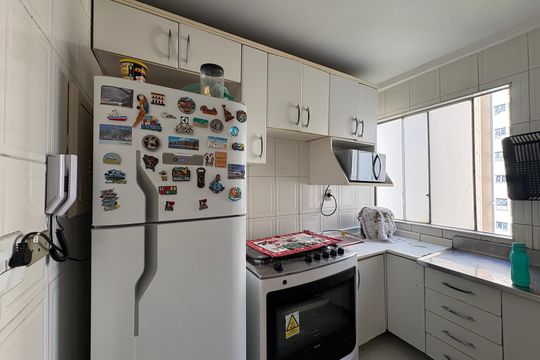 Cozinha de apartamento à venda com 2 quartos, 49m² em Jardim Iris, São Paulo