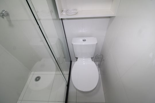 Banheiro de kitnet/studio para alugar com 1 quarto, 26m² em Tucuruvi, São Paulo