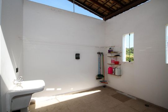 Lavanderia de casa de condomínio para alugar com 2 quartos, 59m² em Outeiro de Passárgada, Cotia