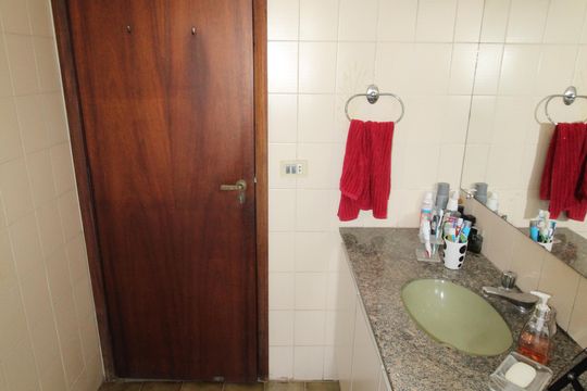 Banheiro de apartamento para alugar com 4 quartos, 200m² em Vila Betania, São José dos Campos