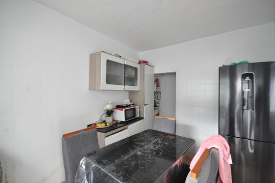 Cozinha 2 de casa à venda com 4 quartos, 255m² em Vila Leonor, São Paulo